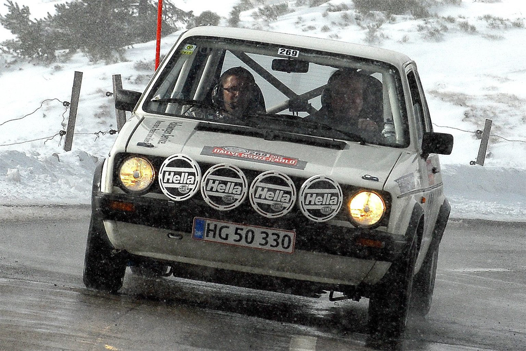 Bent Mikkelsen og Jan Østergaard i VW Golf har etableret sig som tredjebedste danske hold i det krævende løb
(Foto: specialpress@gmail.com)